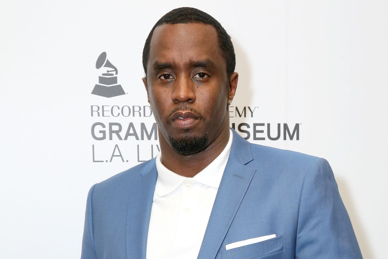 Promotores federais acusam Sean "Diddy" Combs de tráfico sexual e extorsão