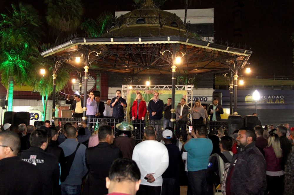 Reinaugura&ccedil;&atilde;o da Pra&ccedil;a Ipiranga