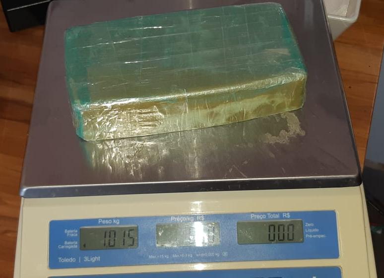 Policiais prendem homem em &ocirc;nibus com drogas que seriam levadas para Cuiab&aacute;