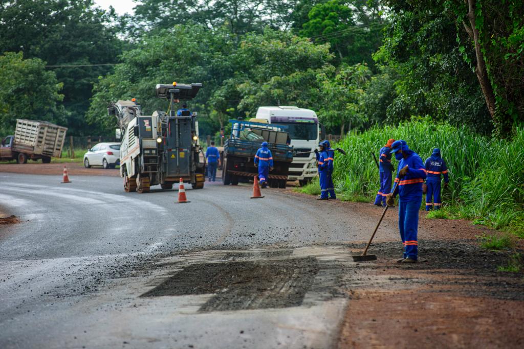 Governo recupera quase 600 km de rodovias na regi&atilde;o de Tangar&aacute; da Serra
