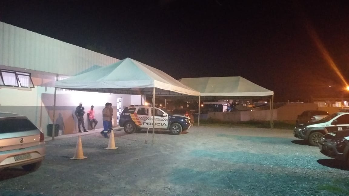  Pol&iacute;cia Civil instala tendas em &aacute;rea externa para pr&eacute;-atendimentos