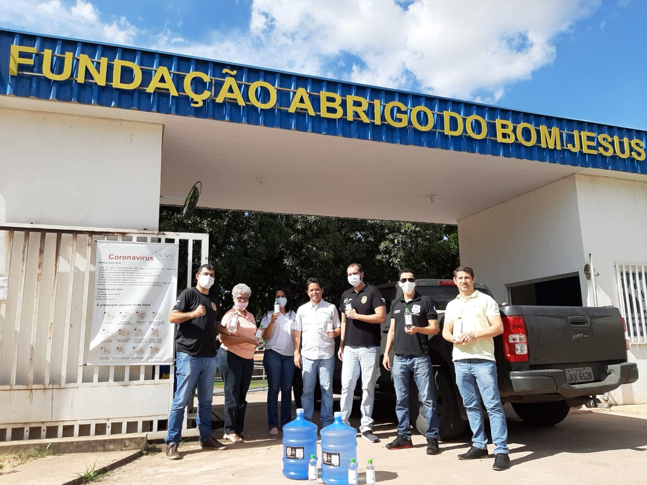 Institui&ccedil;&otilde;es filantr&oacute;picas recebem doa&ccedil;&atilde;o de &aacute;lcool glicerinado da Pol&iacute;cia Civil