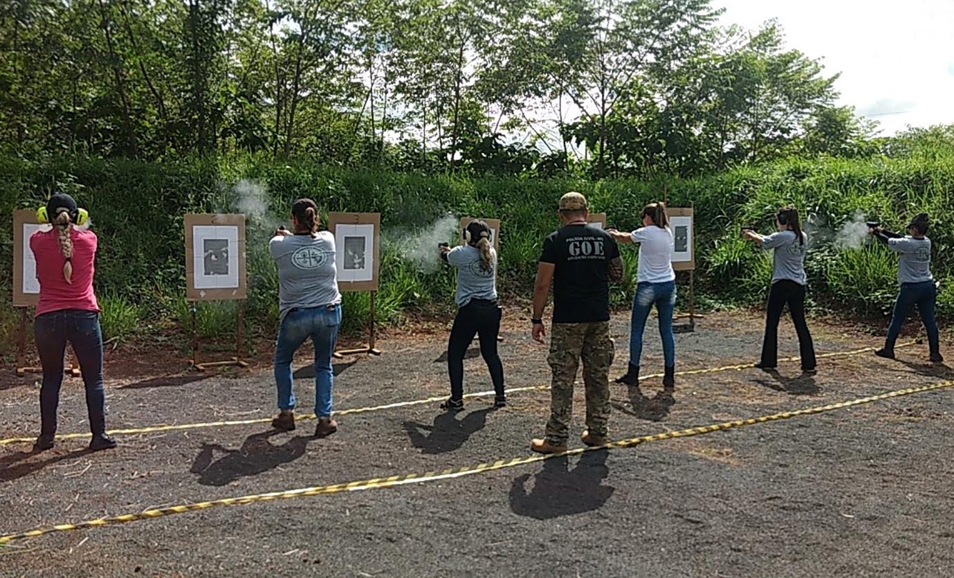 curso de tiro para policiais mulheres