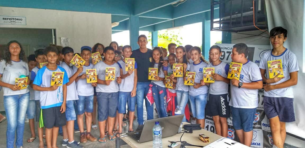  Programa social da Pol&iacute;cia Civil leva orienta&ccedil;&otilde;es a estudantes de Jauru