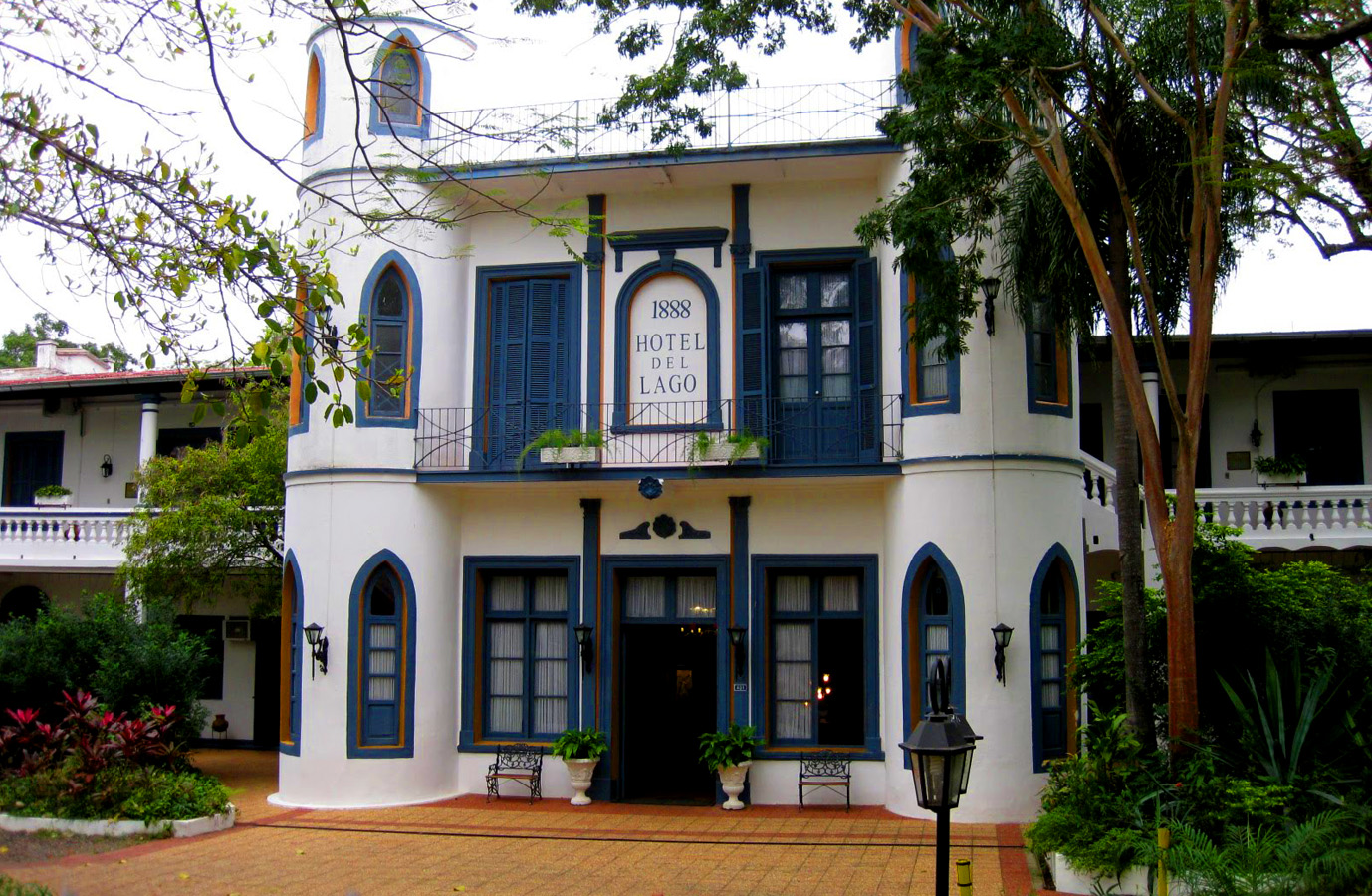 hotel del lago