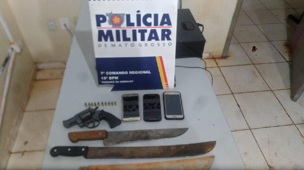 Pai, tio e av&ocirc; s&atilde;o presos por amea&ccedil;ar matar namorado de garota