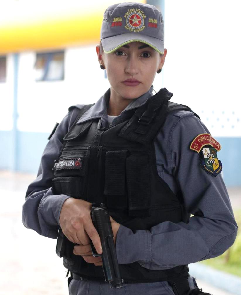 soldado Claudia Kafer homenagem da pm