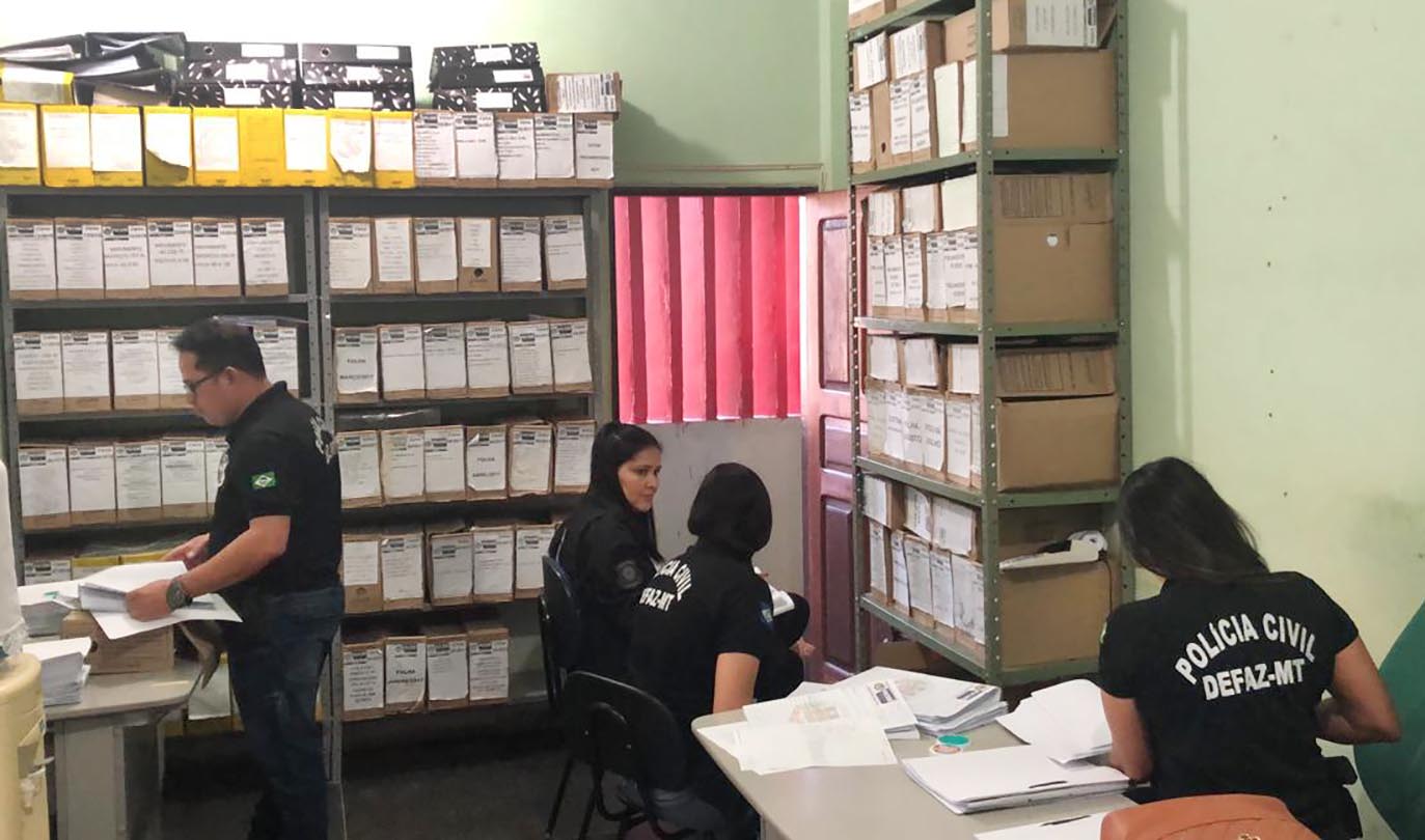 policia mandado prefeitura pocone operacao ouro negro