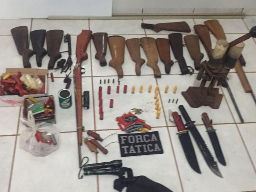 Feliz Natal - armas e muni&ccedil;&otilde;es.jpg