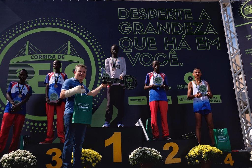P&uacute;blico e atletas da Corrida de Reis 2020