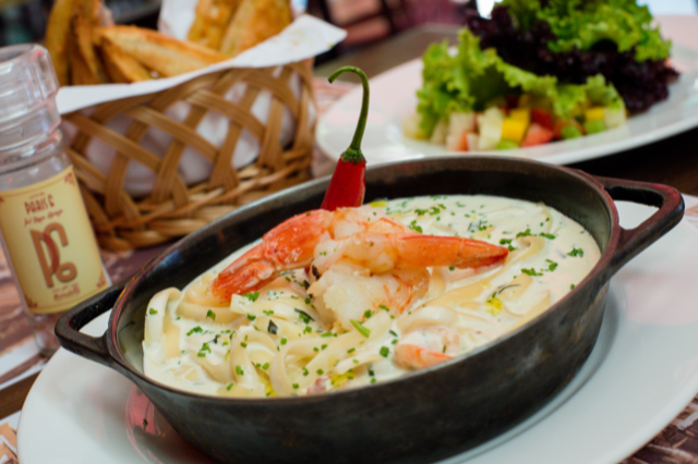FETTUCCINE ALFREDO AUX CREVETTES A? 'LUDMILLA' (VINHO ATUALIZADO)