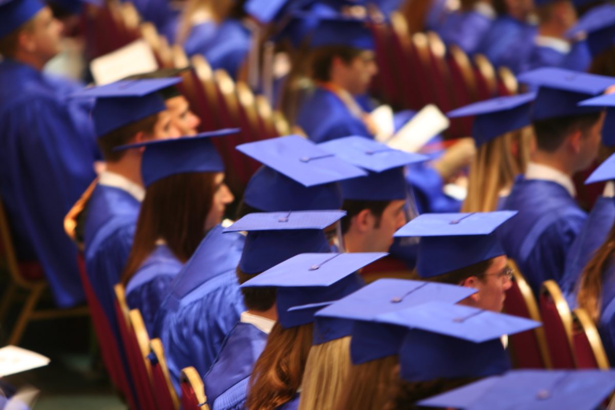 Educa&ccedil;&atilde;o e mercado de trabalho