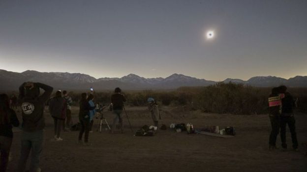 Um eclipse solar anular acontcecer&aacute; em junho.jpg
