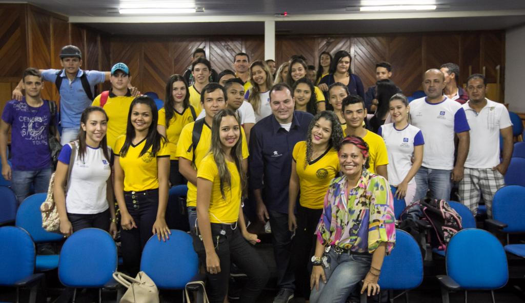 Alunos da Escola Estadual Jardim das Flores conheceram o Projeto Pr&oacute;-Escola 