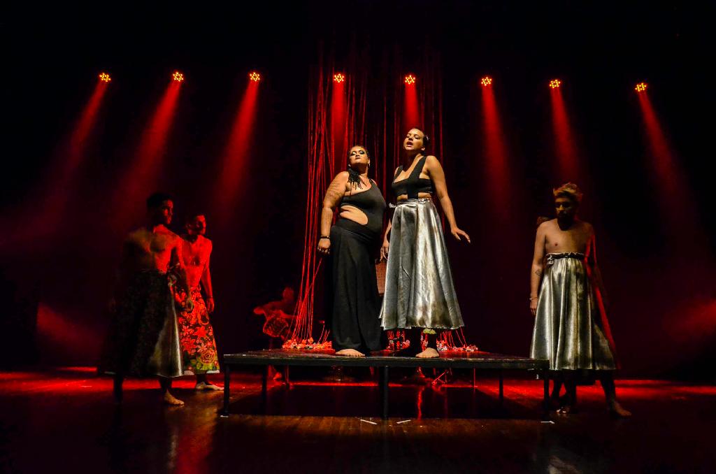 Mostra de teatro realizada pelos alunos da escola, no Cine Teatro Cuiab&aacute;