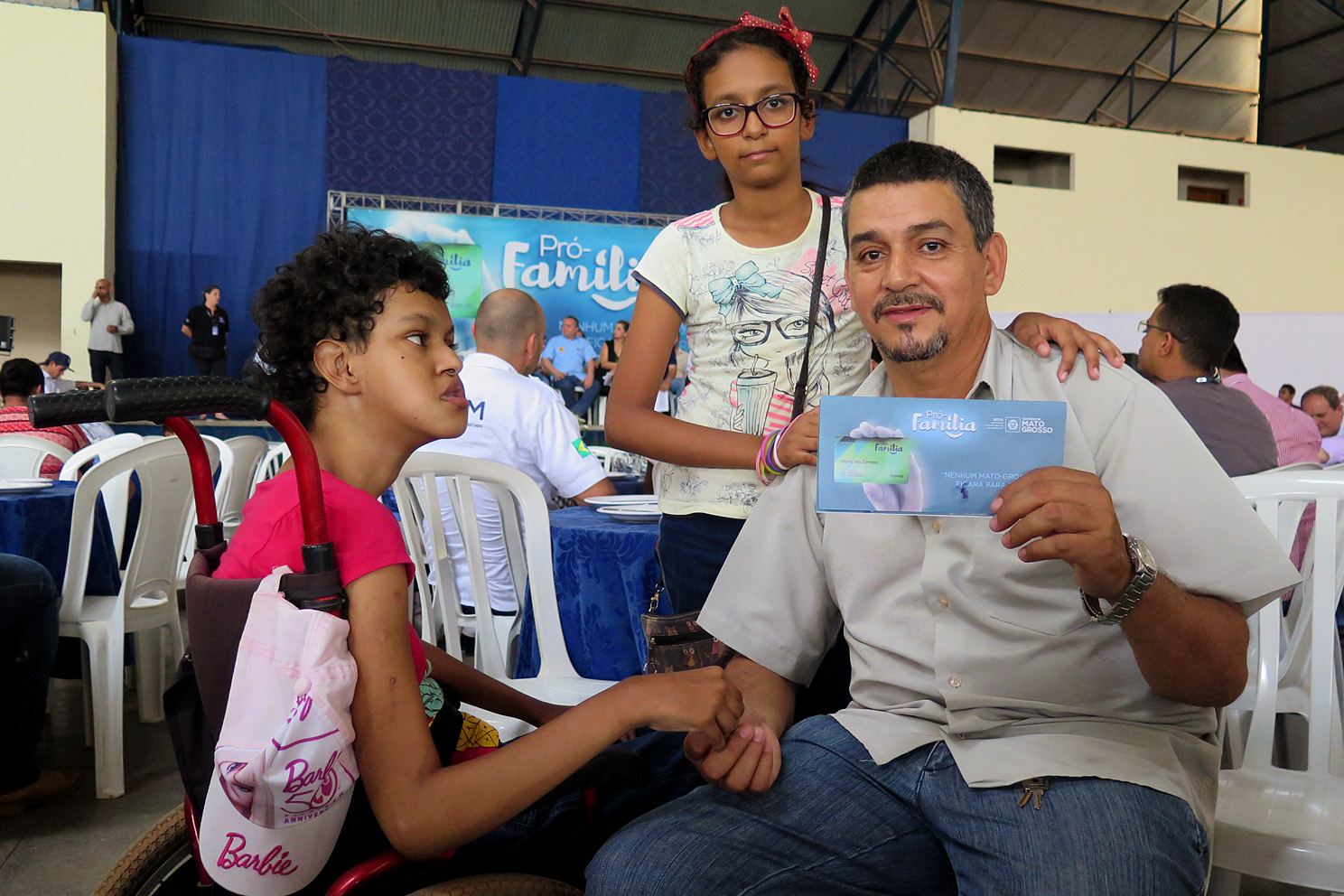 Entrega cart&atilde;o Pr&oacute;-Fam&iacute;lia em Castanheira